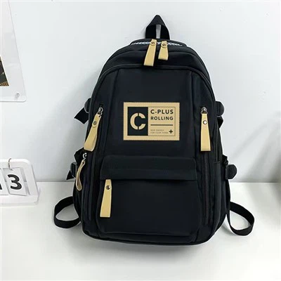 Esistono zaini per gli studenti delle scuole superiori con caratteristiche sp...